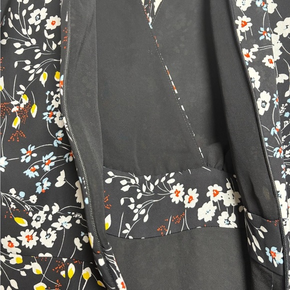 Parker Black and White Flutter Sleeve V-Neck w/ Tie Tiered Mini Dress. Back Zip - Picture 6 of 16